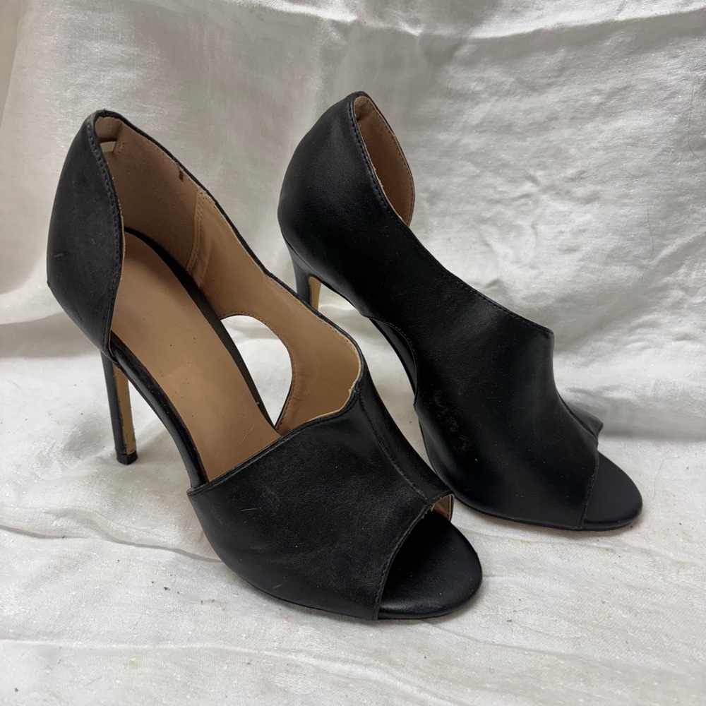 Black stylish peep toe heels